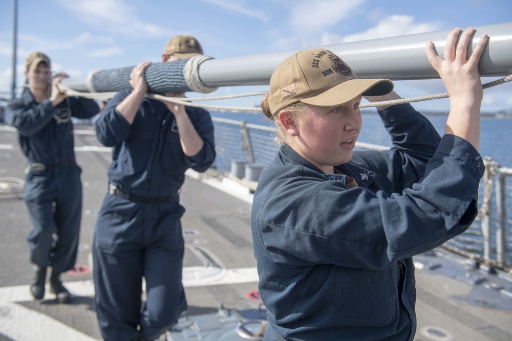 USS PAUL HAMILTON (DDG 60)