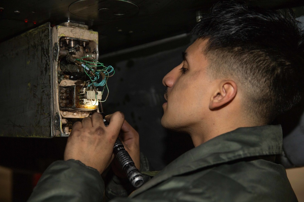 VMA-231 conducts routine maintenance during Cold Weather Training at Fallon