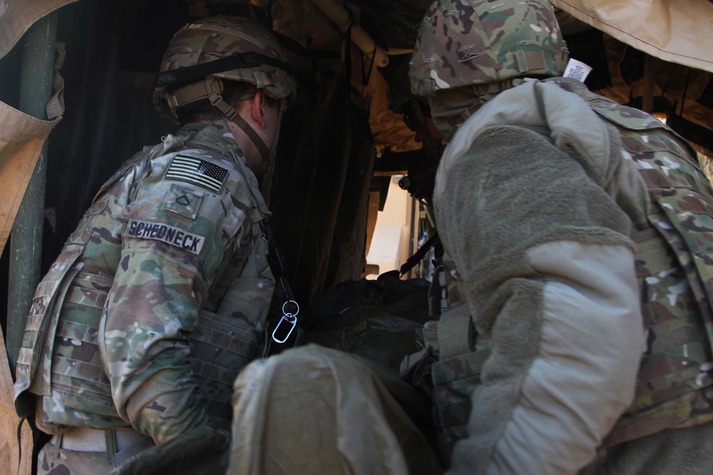 4-9 Squadron medics train to treat casualties during live fire; Preparing for Combined Resolve XIII