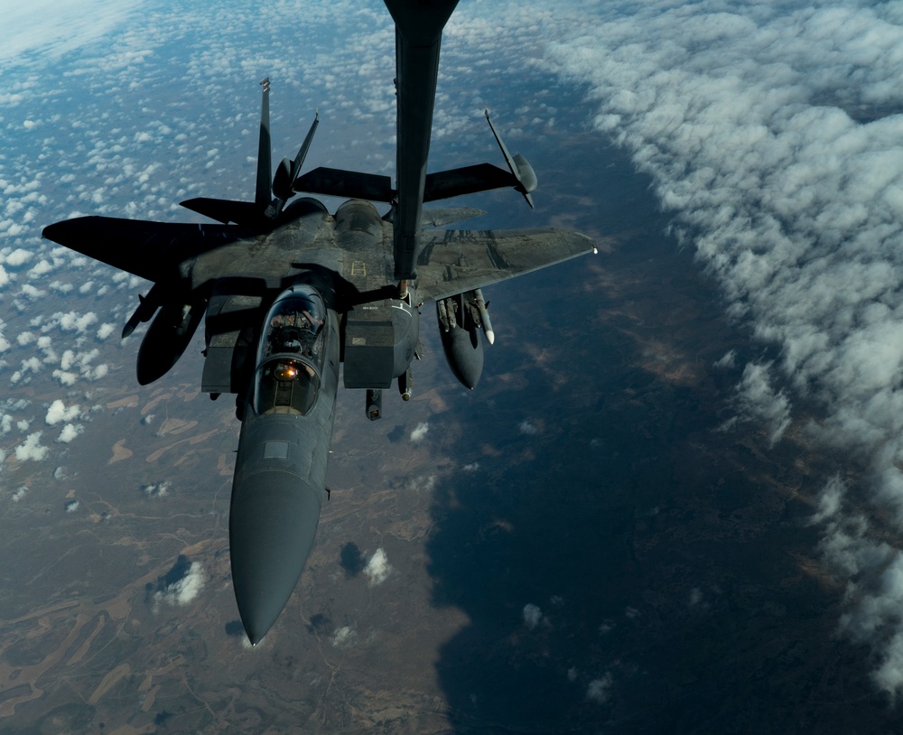 908th EARS refuels F-15E Strike Eagles