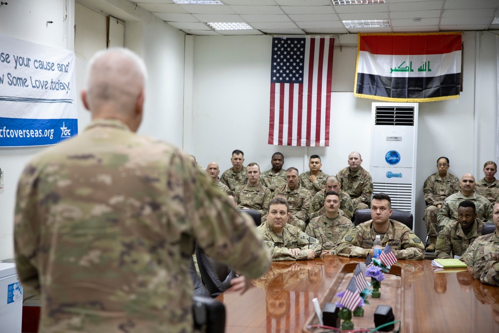 1st TSC Commander Meets with Illinois Army National Guard Soldiers