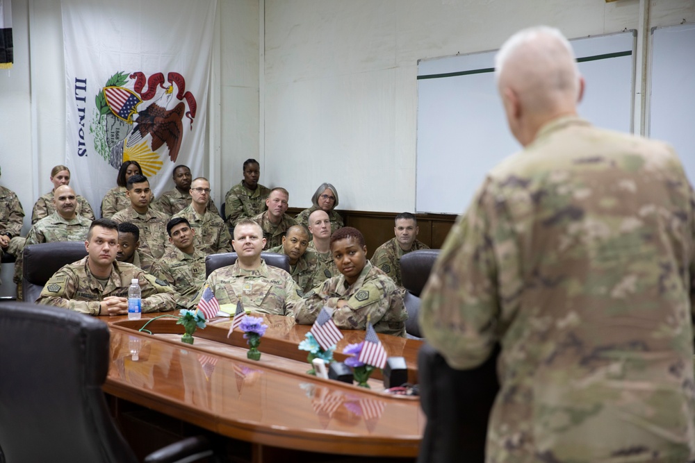 1st TSC Commander Meets with Illinois Army National Guard Soldiers