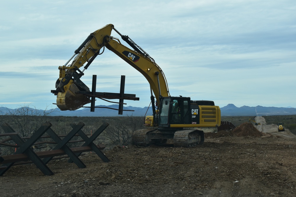 Border Barrier construction photos, Tucson 3