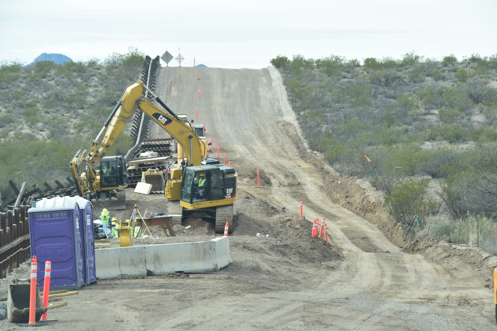 Border Barrier construction photos, Tucson 3