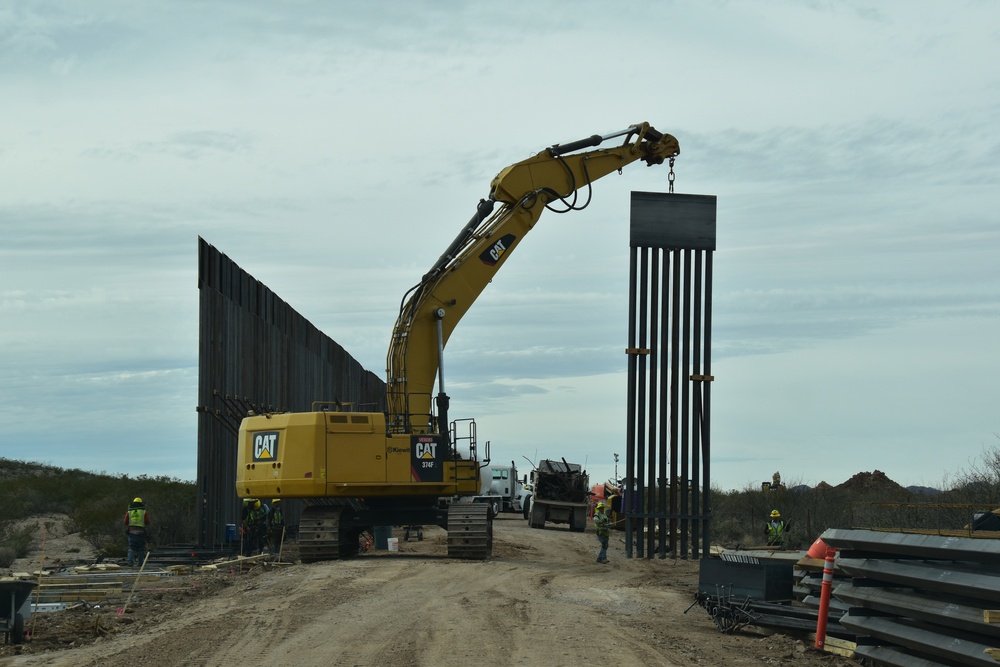 Border Barrier construction photos, Tucson 3