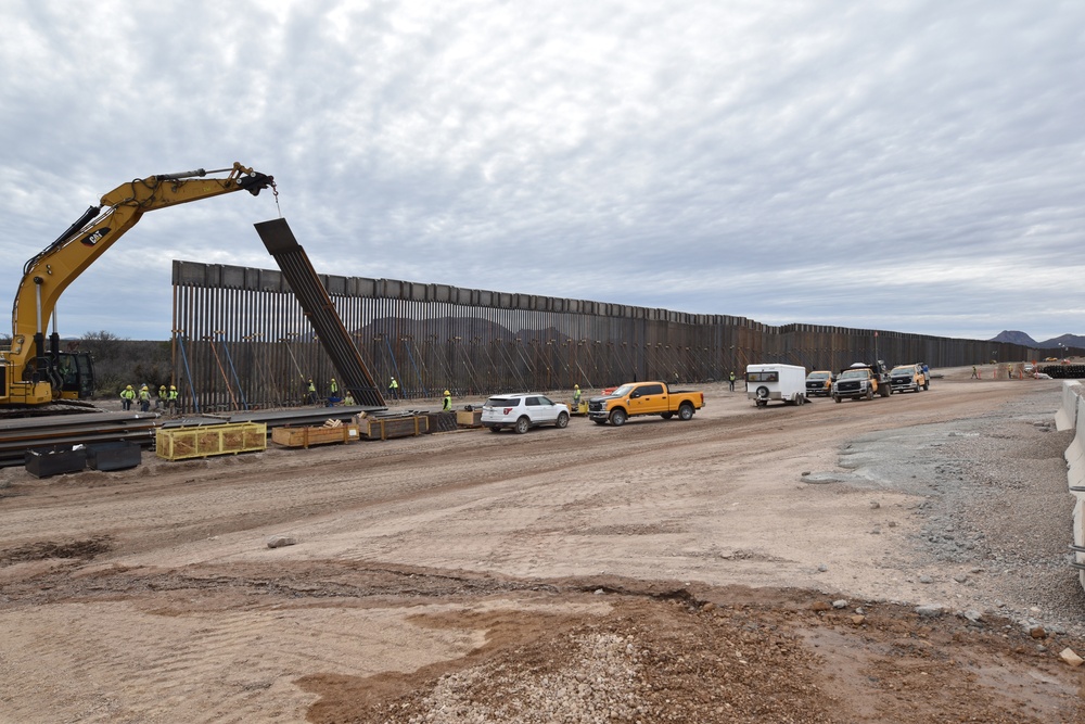 Border Barrier construction photos, Tucson 3