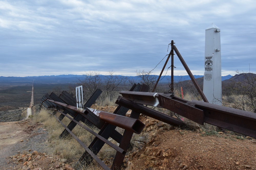 Border Barrier construction photos, Tucson 3