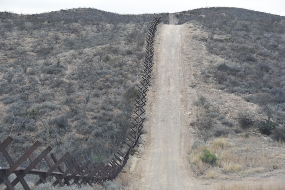 Border Barrier construction photos, Tucson 3