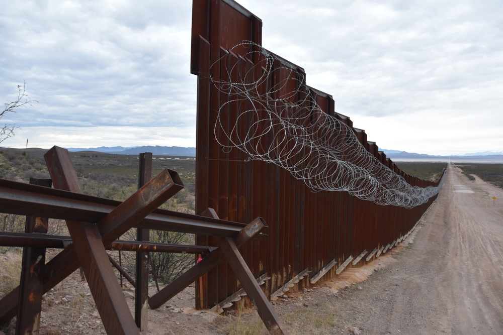 Border Barrier construction photos, Tucson 3