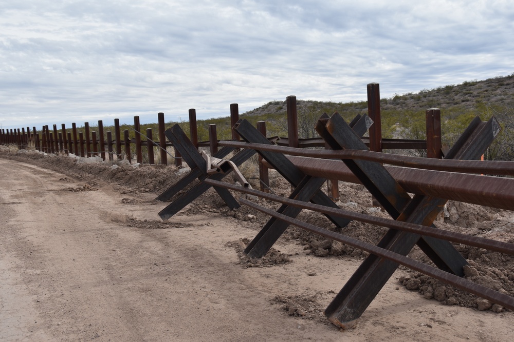 Border Barrier construction photos, Tucson 3