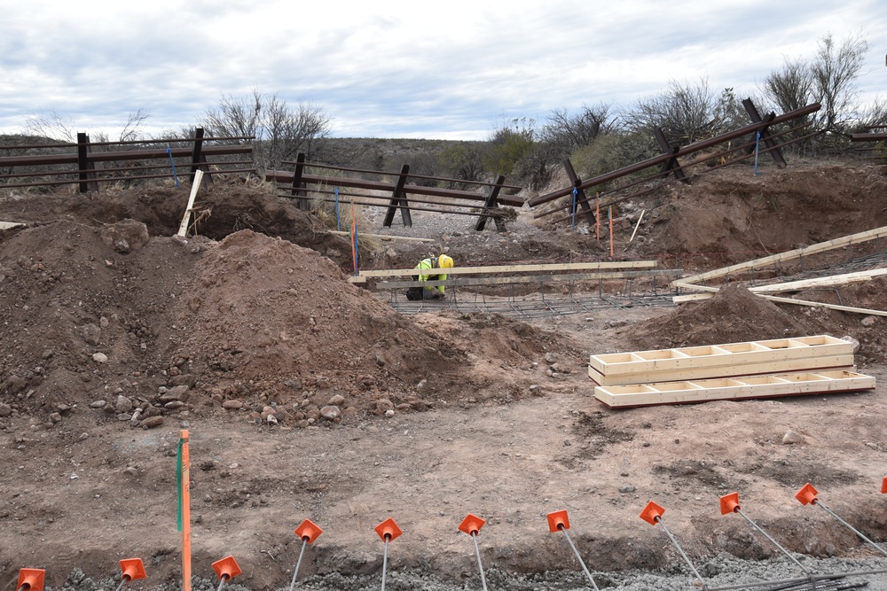 Border Barrier construction photos, Tucson 3