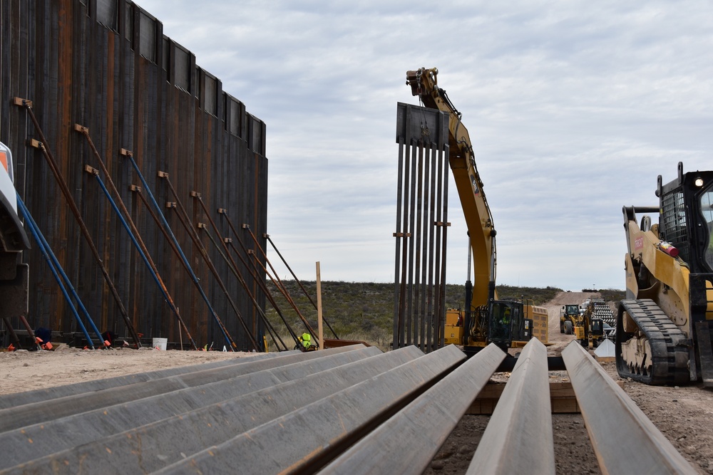 Border Barrier construction photos, Tucson 3