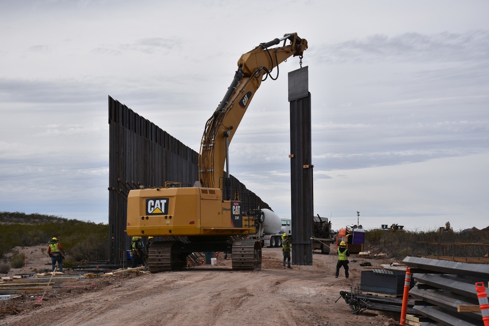 Border Barrier construction photos, Tucson 3