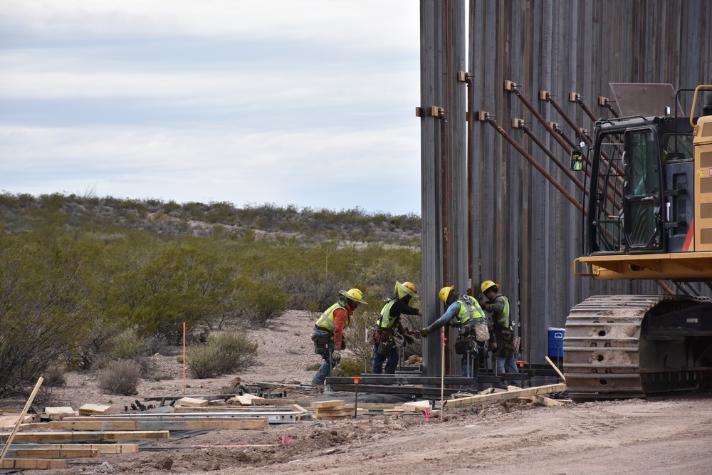 Border Barrier construction photos, Tucson 3