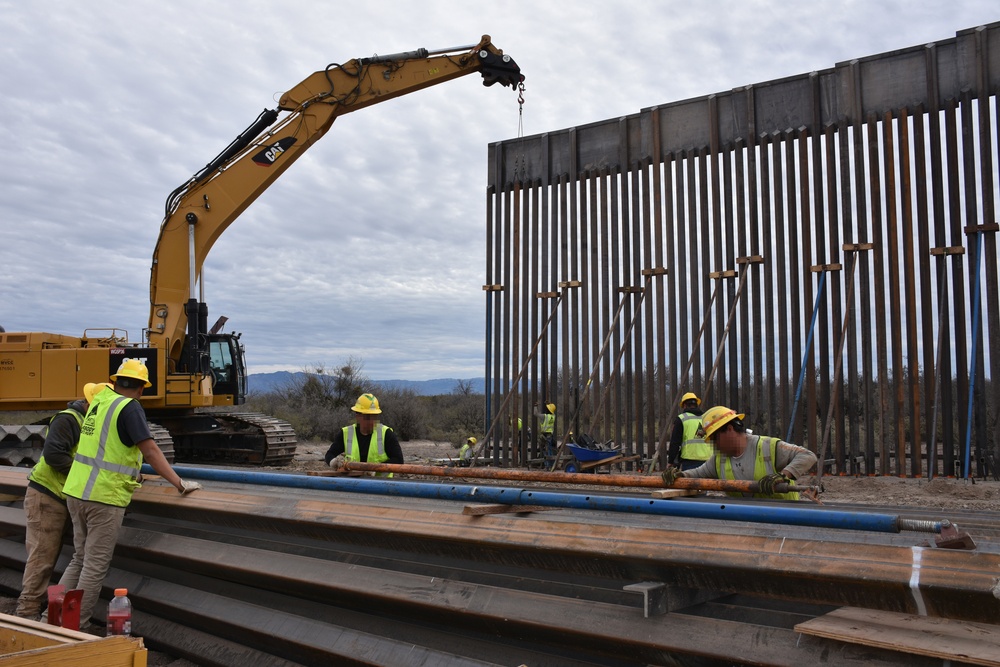 Border Barrier construction photos, Tucson 3