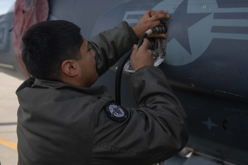VMA-231 Setup AV-8B Harrier II for Flight