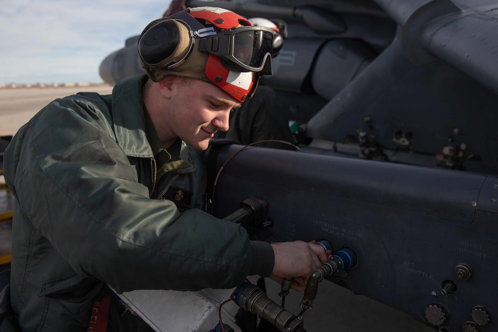 VMA-231 Setup AV-8B Harrier II for Flight