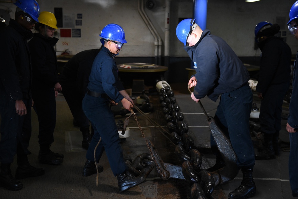 USS Blue Ridge conducts precision anchoring event