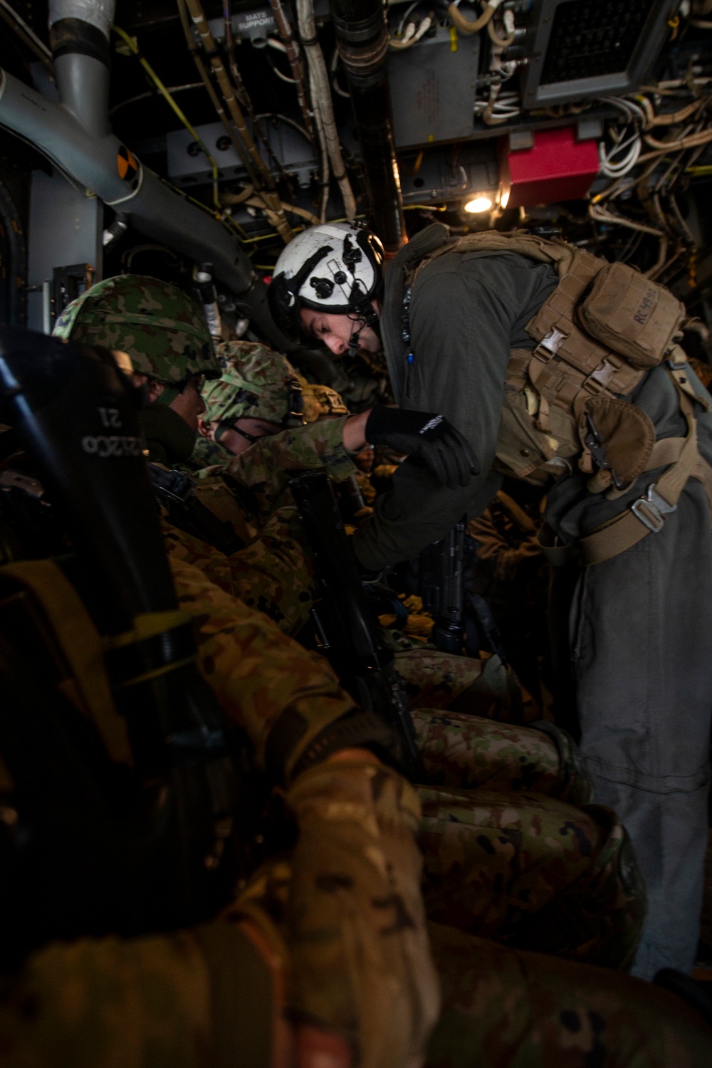 U.S. Marines, Japan Ground Self-Defense Force Conduct On-Off Drills during Exercise Forest Light Western Army