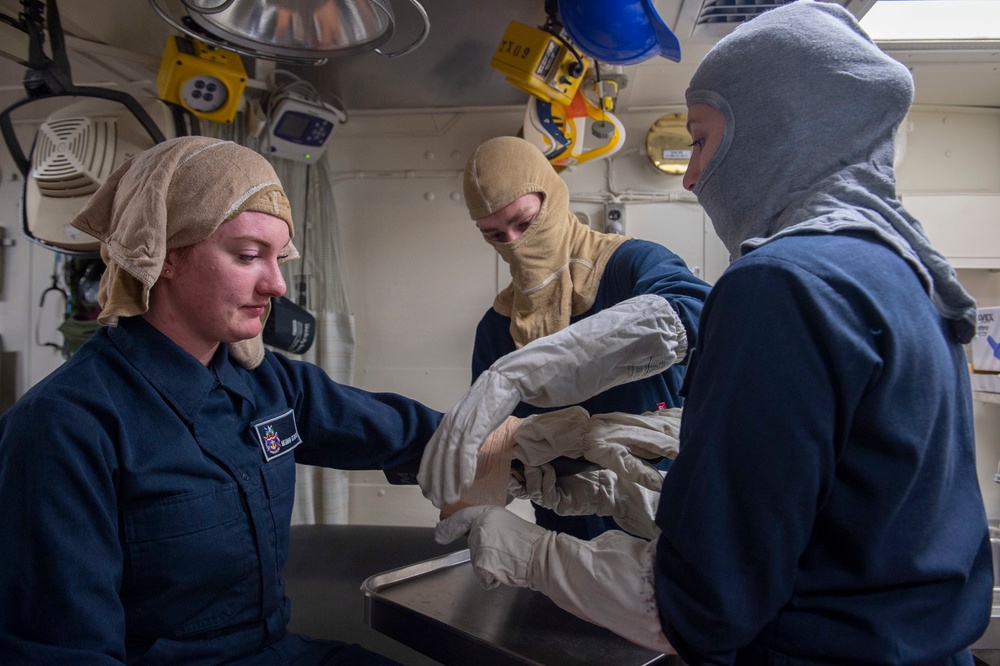 USS Shiloh Conducts Damage Control Drills