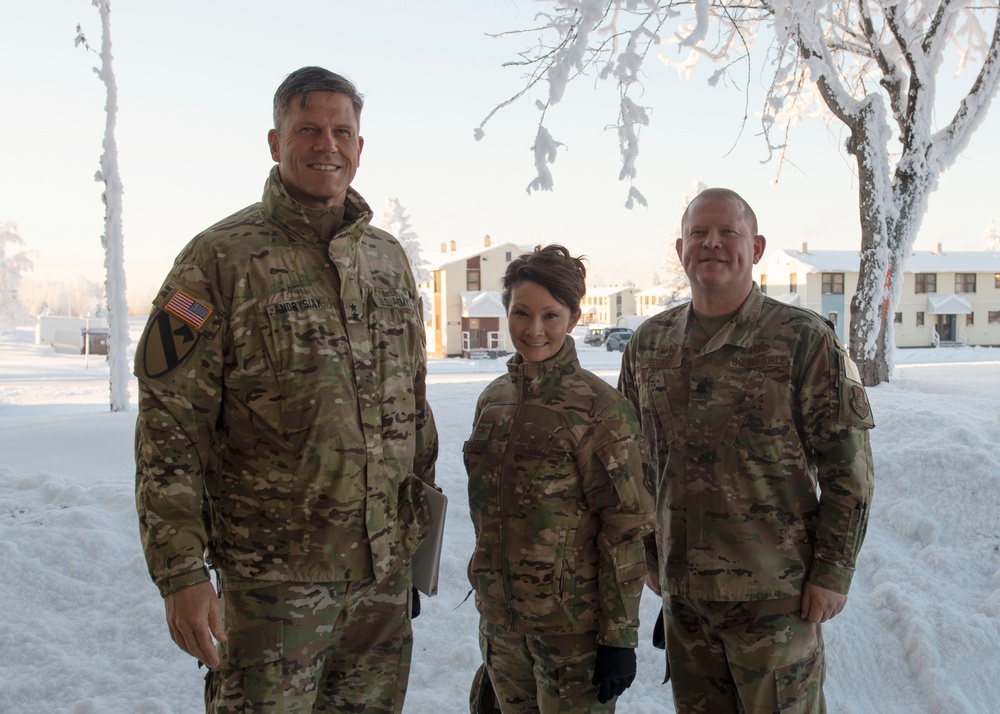 Maj. Gen. Peter Andrysiak completes 673d ABW immersion