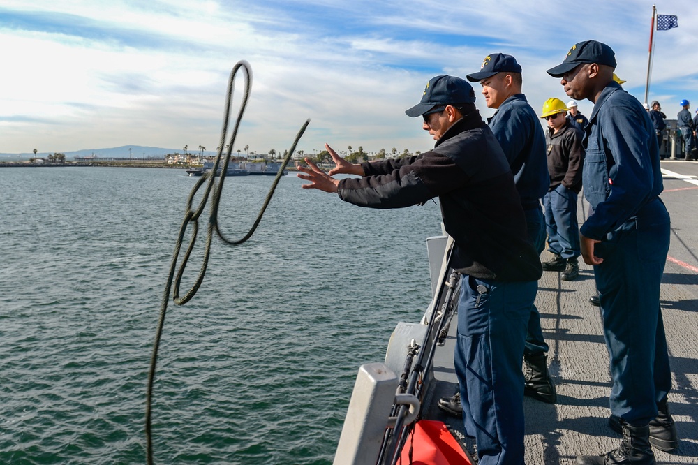 USS RUSSELL (DDG 59)