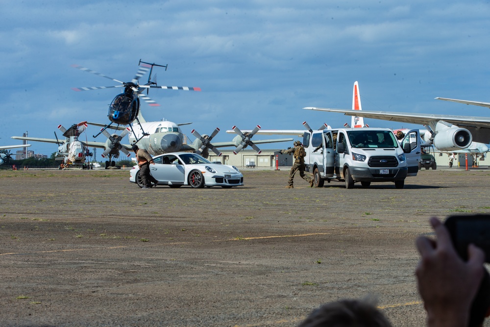 31st MEU MRF hosts community interaction, tactical demonstration event in Kapolei, HI