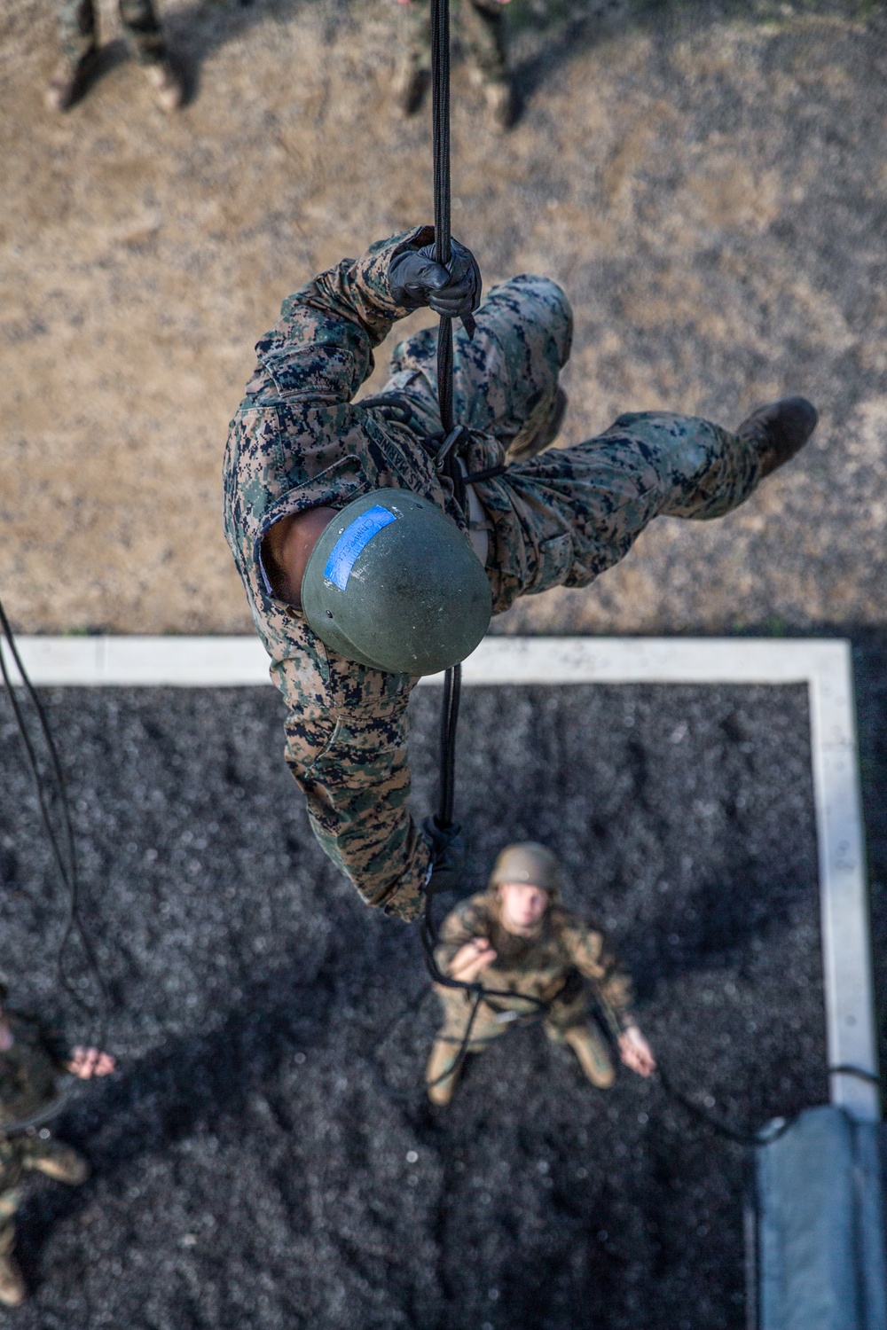 Basic Reconnaissance Course 2-20 conducts helicopter rope suspension techniques training