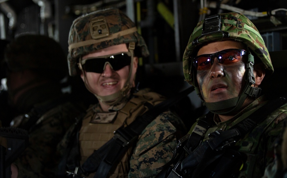 U.S. Marines, Japan Ground Self-Defense Force Conduct Bilateral Vertical Assault Training during Exercise Forest Light Western Army