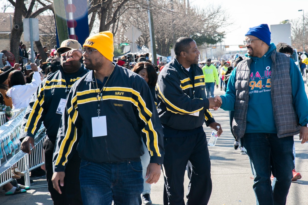 Navy Recruiting District Dallas Honors Dr. Martin Luther King Jr. Through Volunteerism