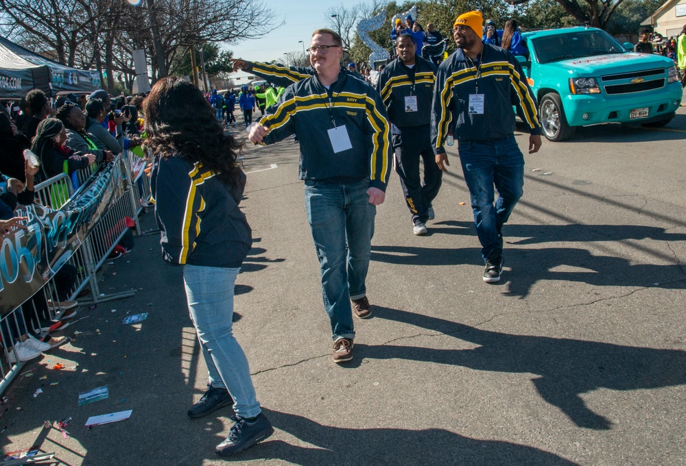 Navy Recruiting District Dallas Honors Dr. Martin Luther King Jr. Through Volunteerism