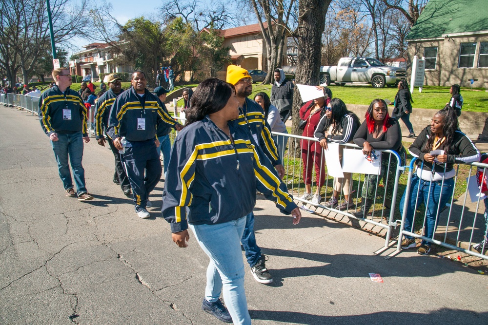 Navy Recruiting District Dallas Honors Dr. Martin Luther King Jr. Through Volunteerism