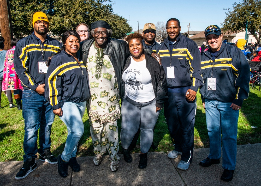 Navy Recruiting District Dallas Honors Dr. Martin Luther King Jr. Through Volunteerism