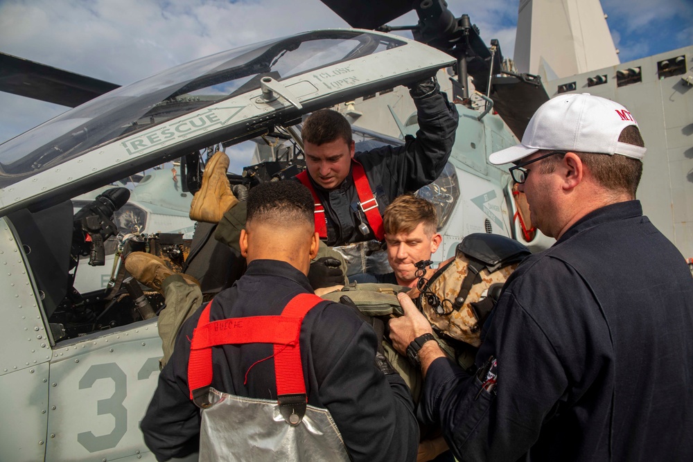 Sailors take part in flight deck fire fighting