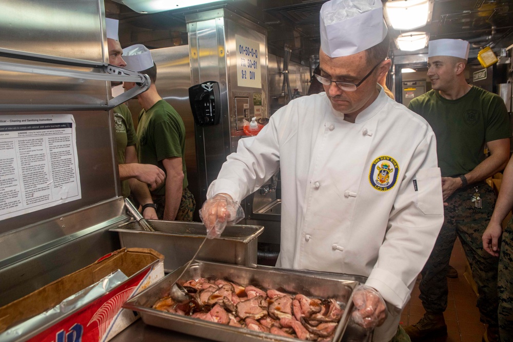 New York CO pours sauce on prime rib