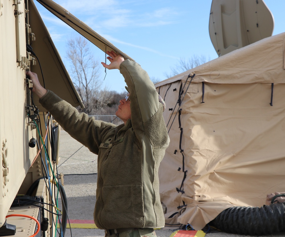 Signal Soldiers from the “Durable” Brigade conduct a COMEX