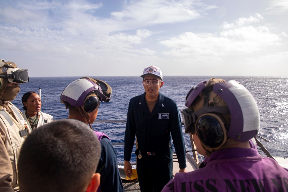 Sailors receive stretcher bearer training