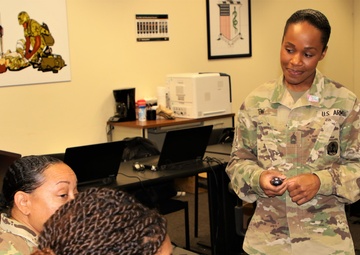 100th Training Division Soldiers Win Army Reserve Instructor of the Year 2020