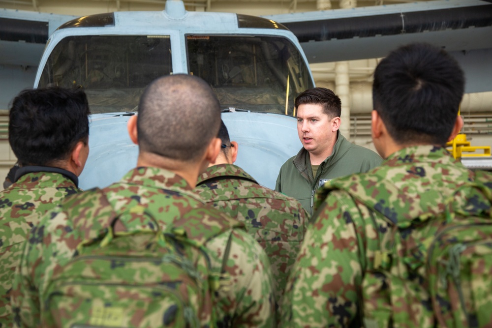 Iron Fist 2020: US Sailors with 1st Medical Battalion demonstrate casualty evacuation procedures to Japan Ground Self-Defense Force soldiers.