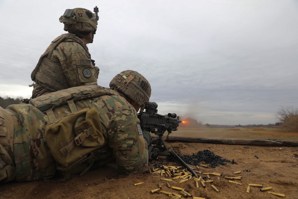 Strike Soldiers Qualify on M240 and M249