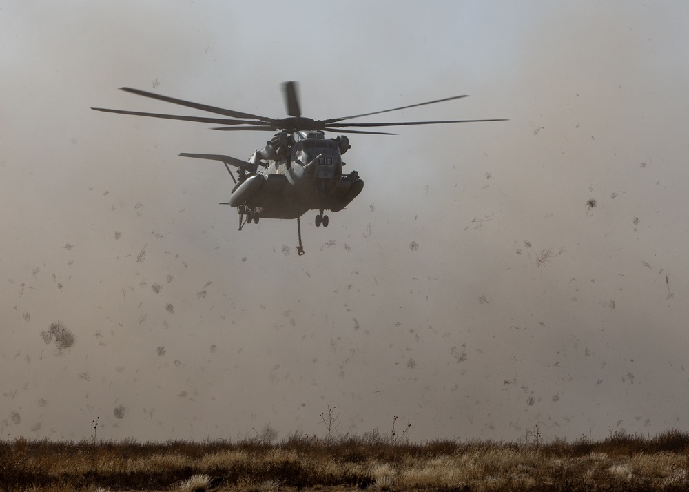 HMH-461 Marines transport Humvees with CH-53E Super Stallion helicopters