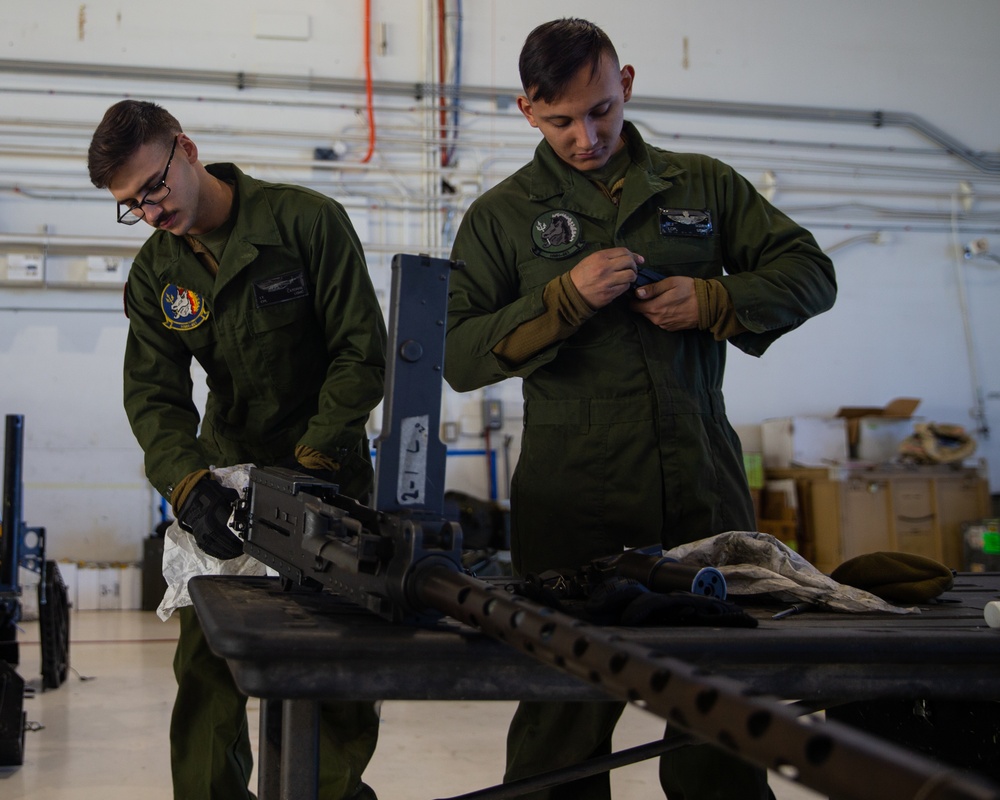 HMH-461 Marines prepare for a live-fire exercise