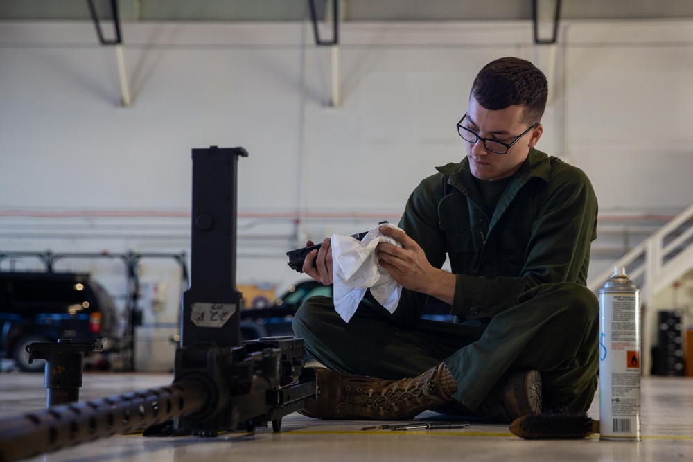 HMH-461 Marines prepare for a live-fire exercise