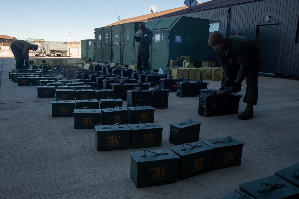 HMH-461 Marines shoot M2 machine guns and externally lift Humvees