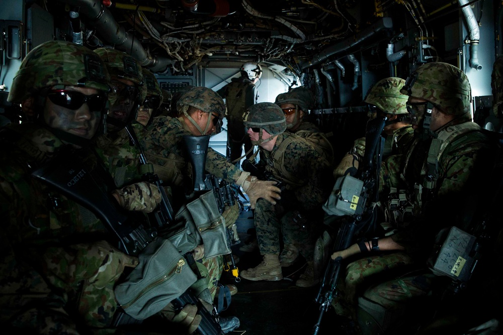 U.S. Marines, Japan Ground Self-Defense Force complete a bilateral vertical assault during Exercise Forest Light Western Army