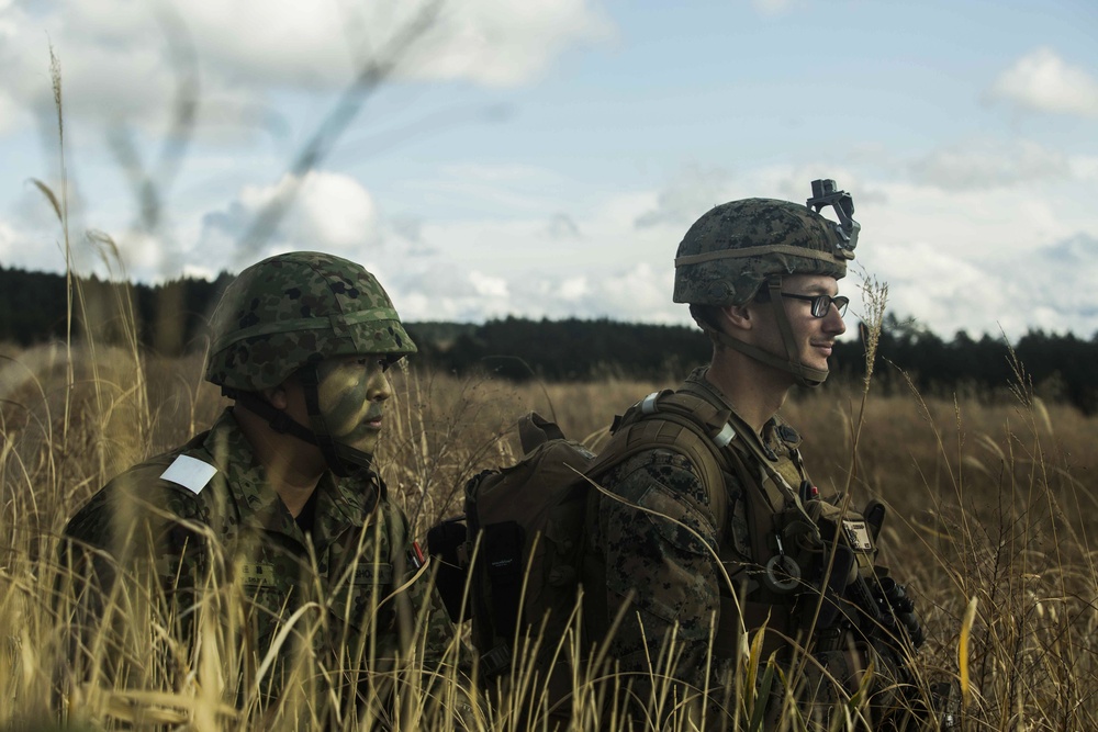 U.S. Marines, Japan Ground Self-Defense Force complete a bilateral vertical assault during Exercise Forest Light Western Army