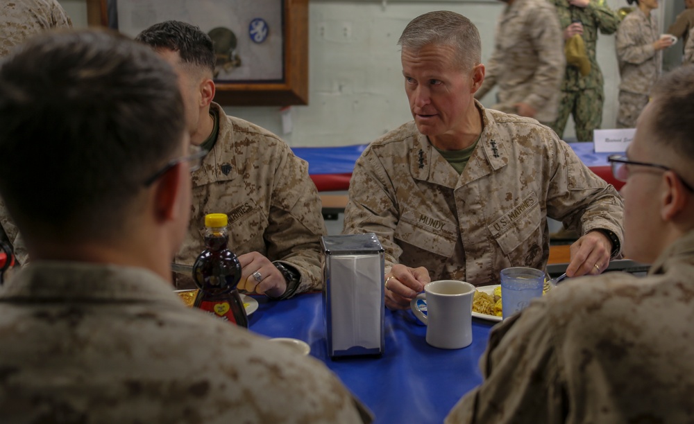 Lt. Gen. Mundy visits USS Bataan