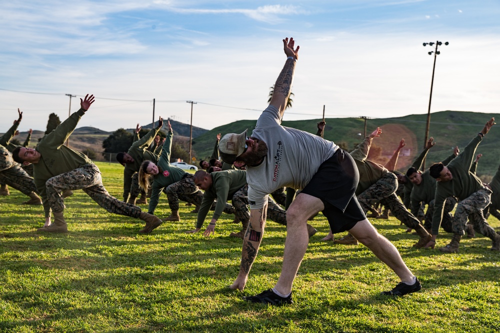 Catch a Lift Veterans work out with Sierra Battery, 5th Battalion, 11th Marine Regiment