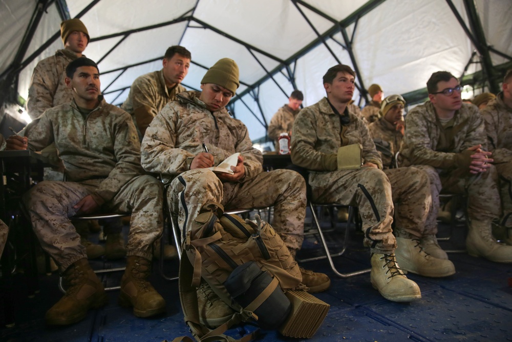 Headquarters Company, 4th Marine Regiment, Conduct a Crew-Serve Course