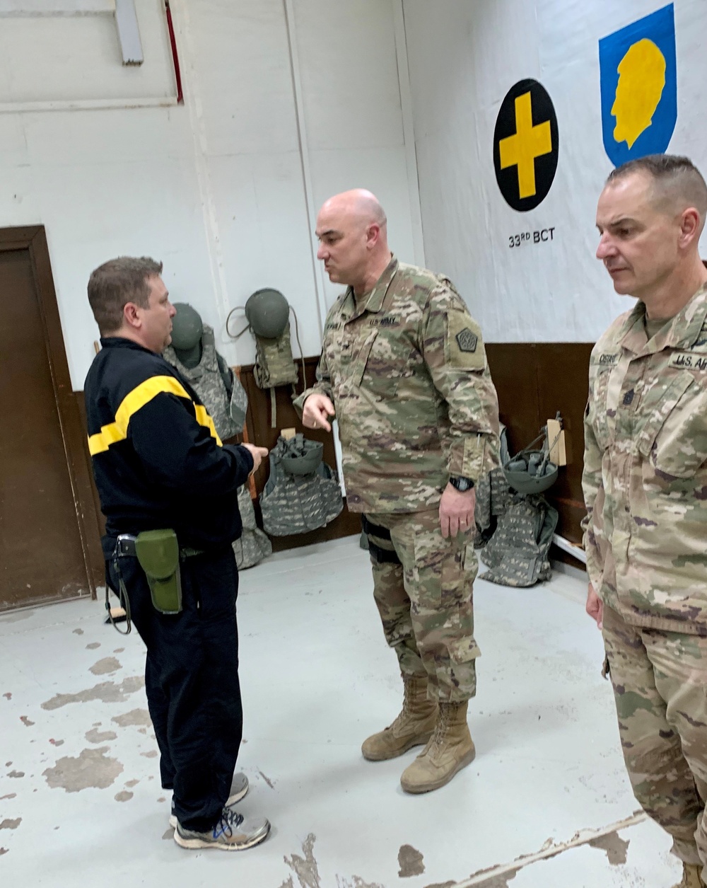 Deployed Illinois Soldiers awarded the Commander’s Coin of Excellence